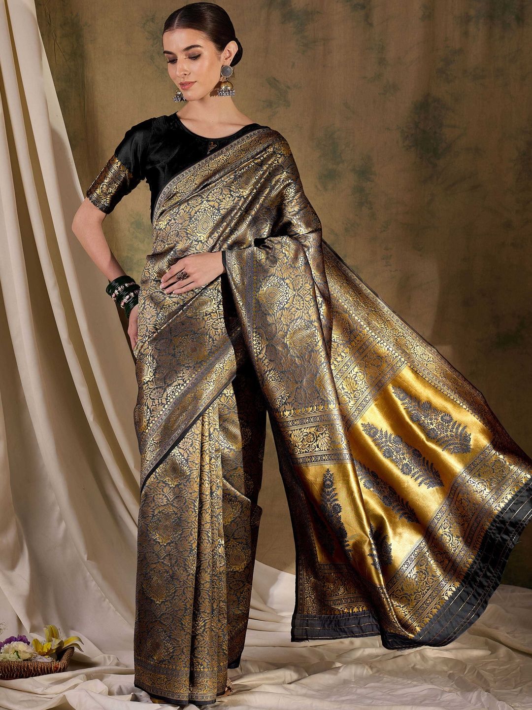 Ethnic Motifs Zari Woven Art Silk Saree