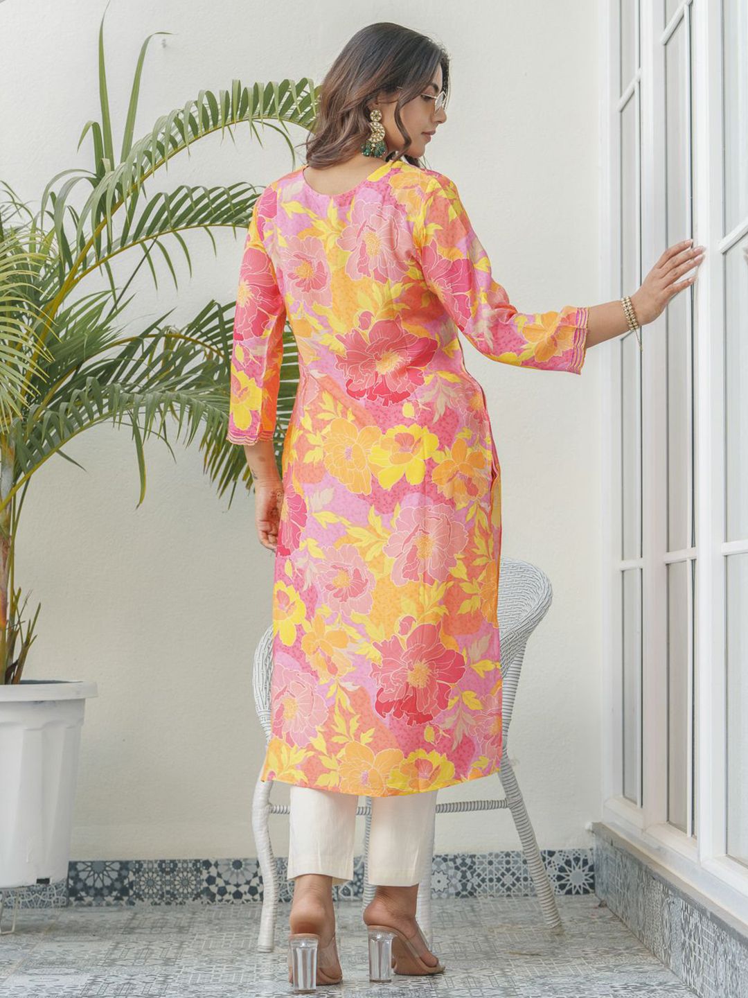 Pink Women’s Floral Print V Neck Cotton Kurta
