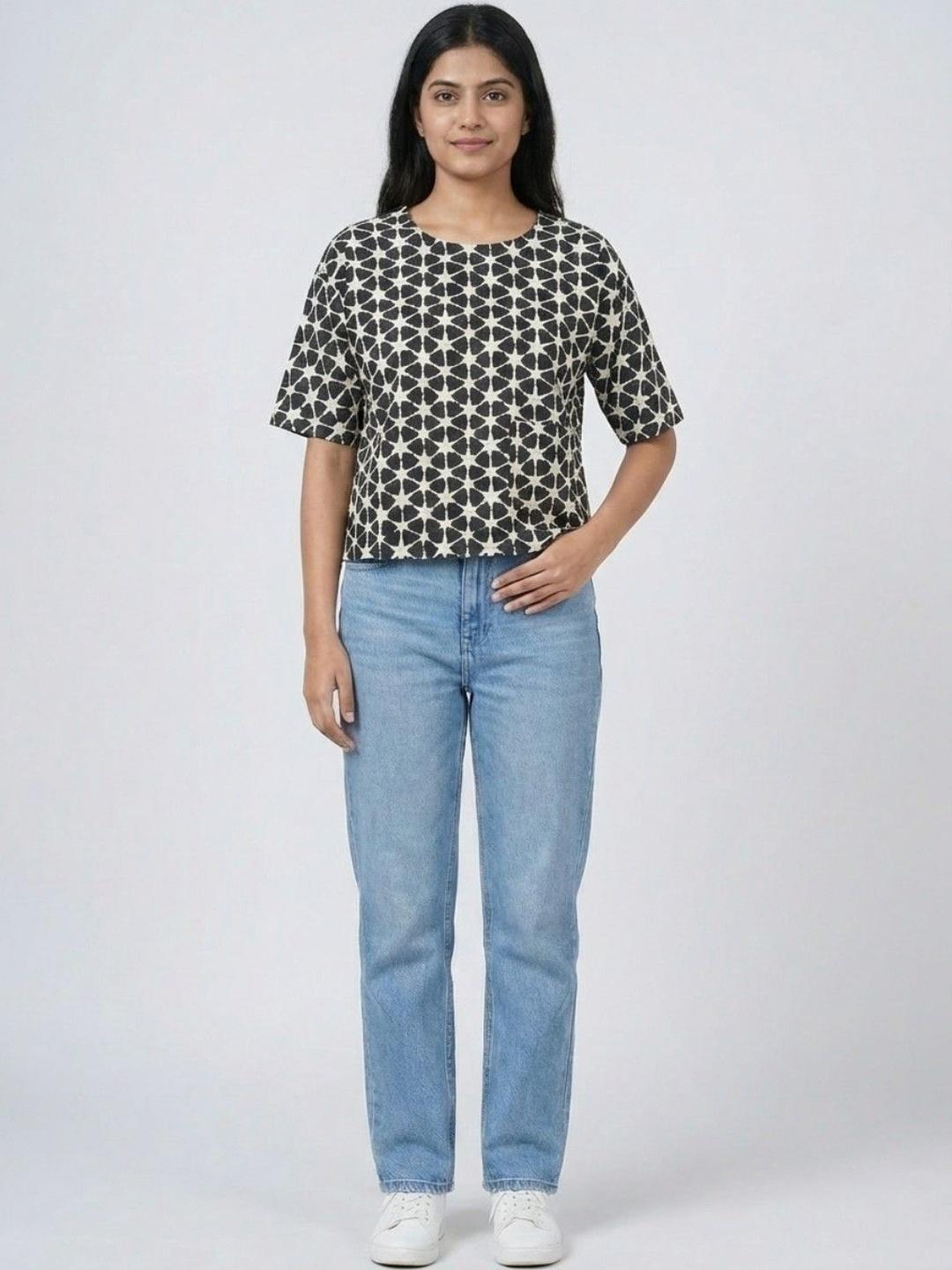 Geometric Print Women’s Round Neck Top